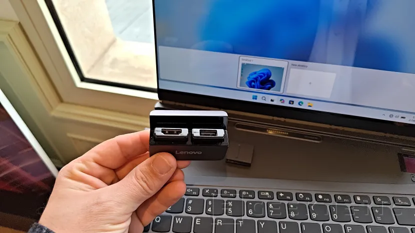 Geeknetic Lenovo reinventa el portátil de doble pantalla con el ThinkBook Modular AI PC Concept 6