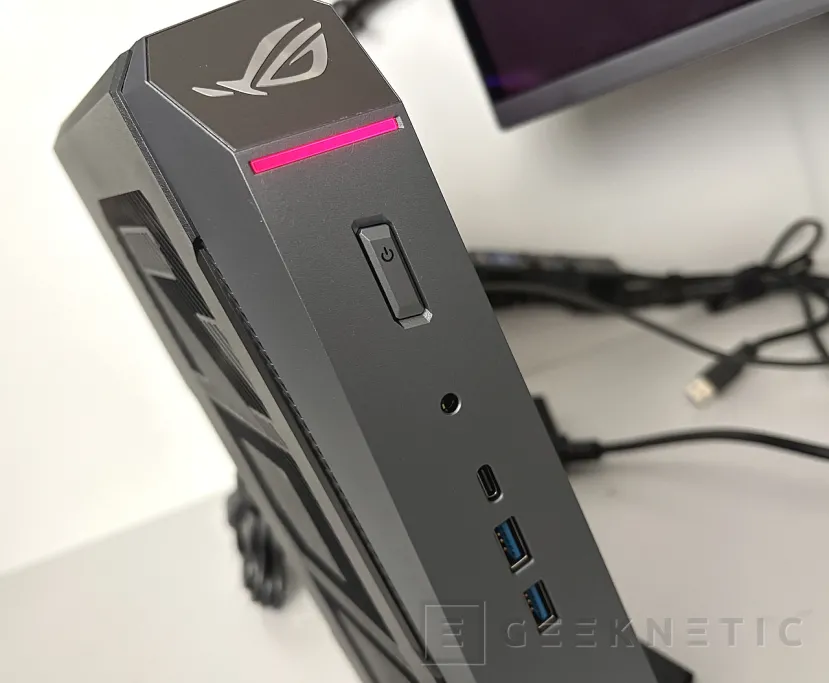 Geeknetic ASUS ROG GR70 MiniPC Review 14