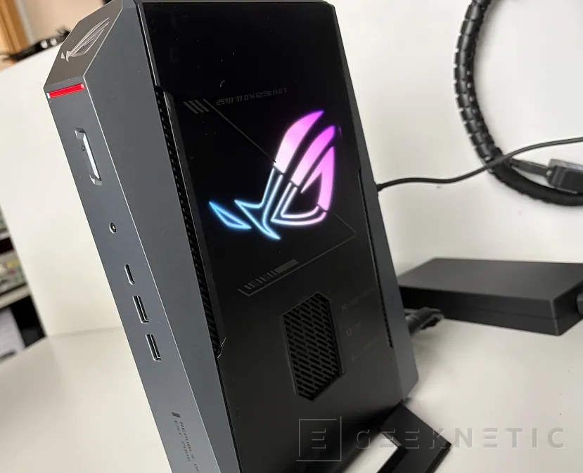 Geeknetic ASUS ROG GR70 MiniPC Review 13