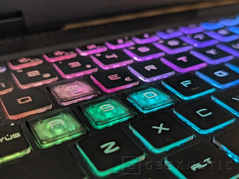 Geeknetic MSI Crosshair 16 HX AI D2XW Review 7