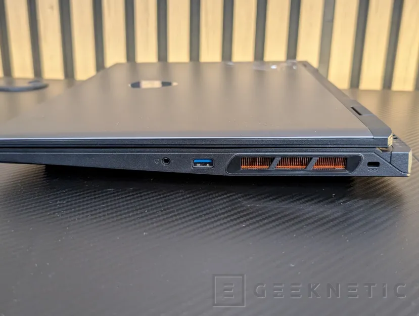 Geeknetic MSI Crosshair 16 HX AI D2XW Review 5