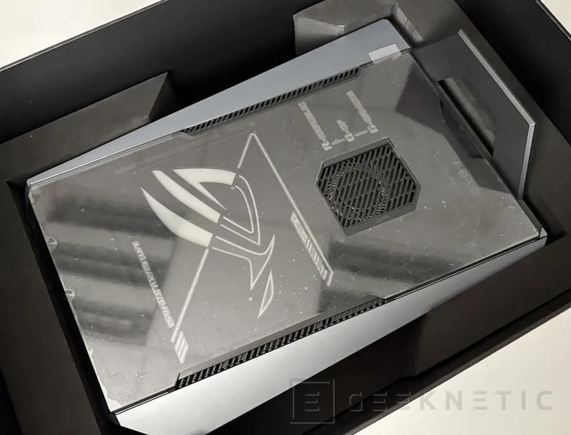 Geeknetic ASUS ROG GR70 MiniPC Review 2