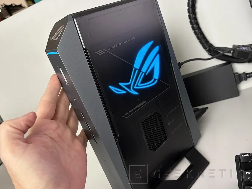 Geeknetic ASUS ROG GR70 MiniPC Review 17