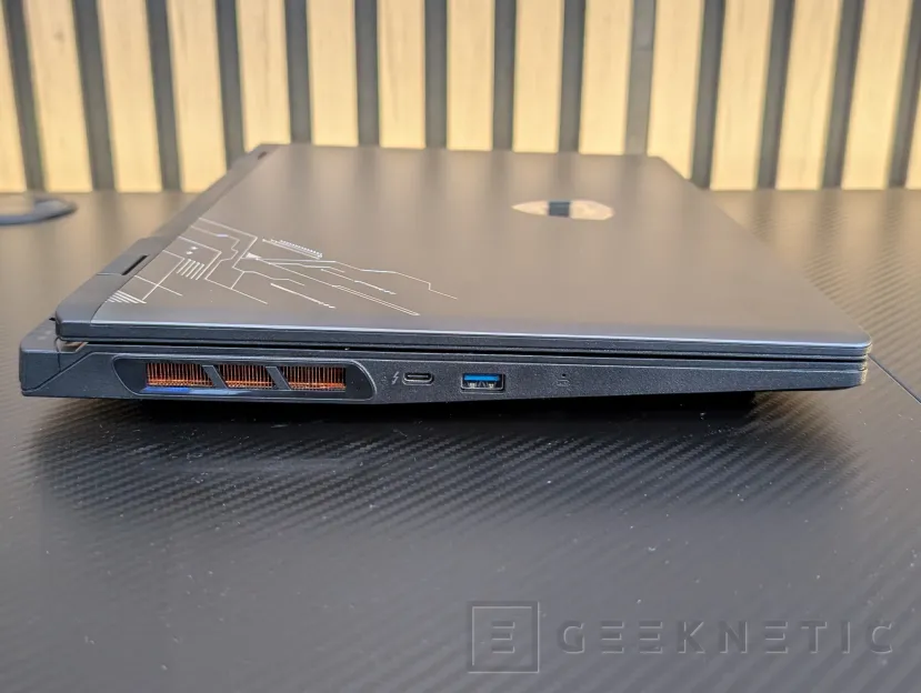 Geeknetic MSI Crosshair 16 HX AI D2XW Review 4