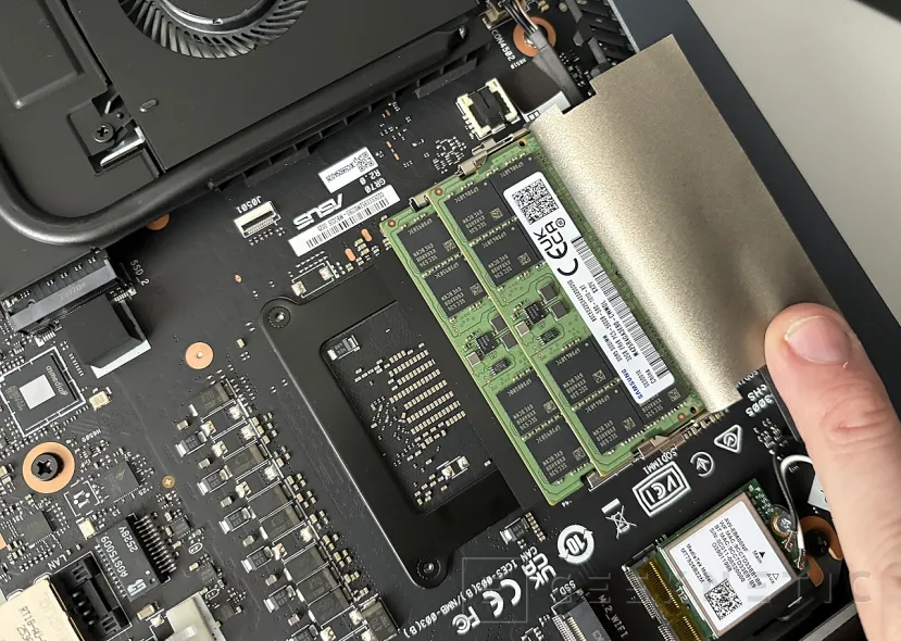 Geeknetic ASUS ROG GR70 MiniPC Review 11