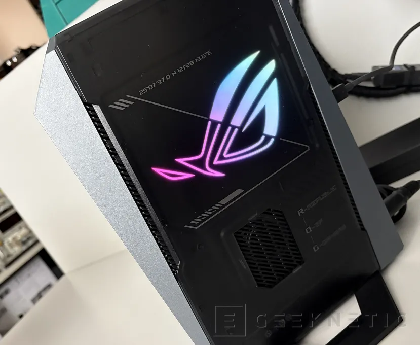 Geeknetic ASUS ROG GR70 MiniPC Review 8