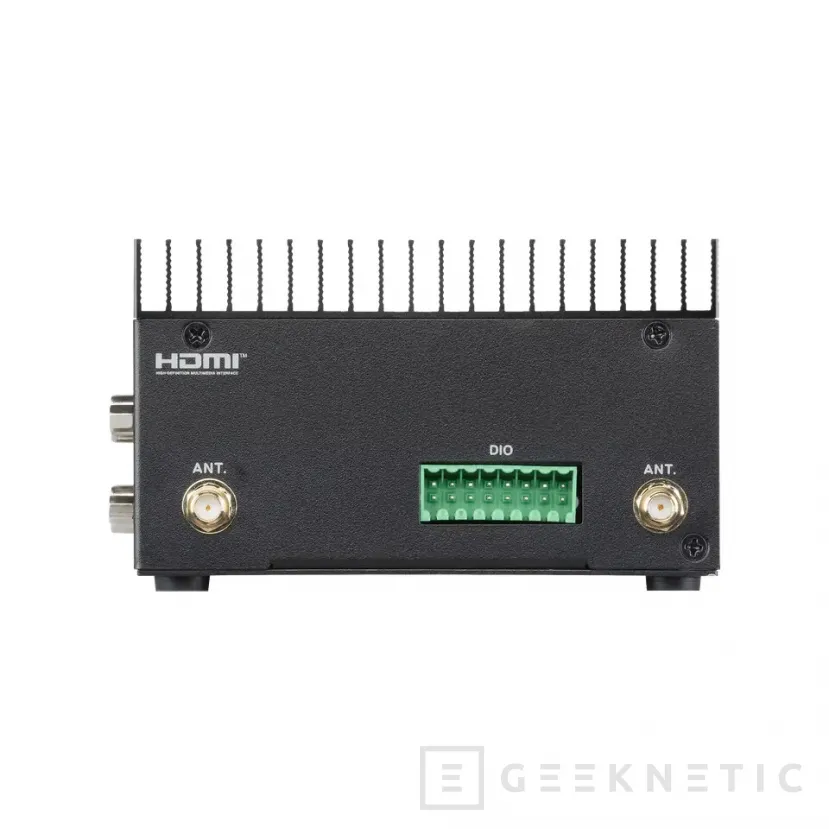 Geeknetic ASUS presenta el PE1000U, un PC industrial fanless para rail DIN con mucha conectividad 2