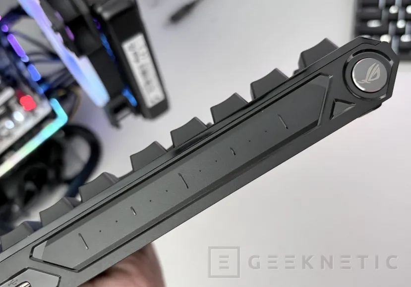 Geeknetic ASUS ROG Falchion Ace 75 HE Review 20
