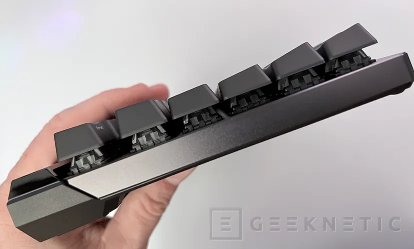 Geeknetic ASUS ROG Falchion Ace 75 HE Review 10