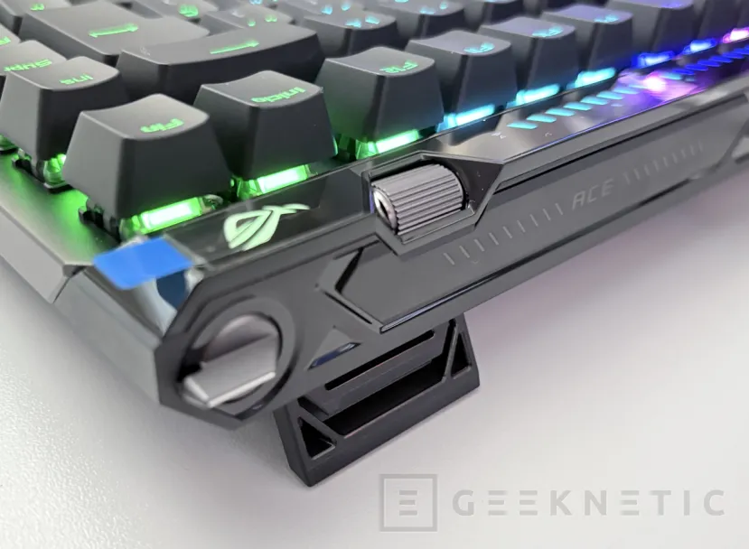 Geeknetic ASUS ROG Falchion Ace 75 HE Review 23