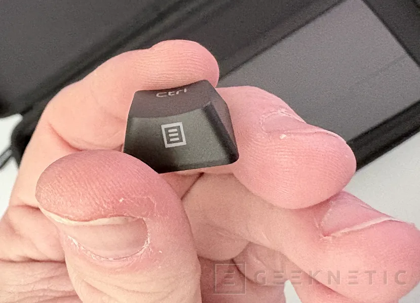 Geeknetic ASUS ROG Falchion Ace 75 HE Review 8