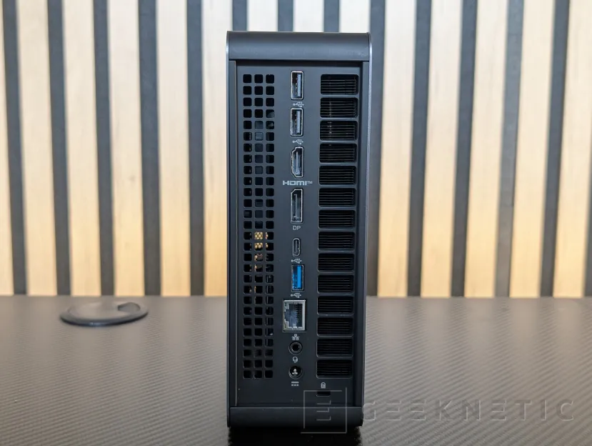 Geeknetic Acer Veriton RA100 AI Mini Workstation Review 4