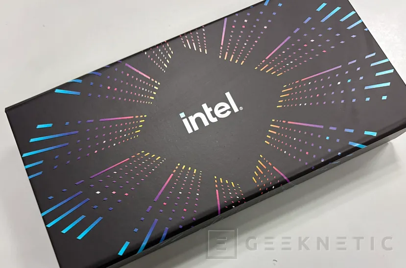 Geeknetic Intel lanza los Core Ultra 200K Plus con más núcleos, DDR5-7200 y precios desde 199 dólares 1