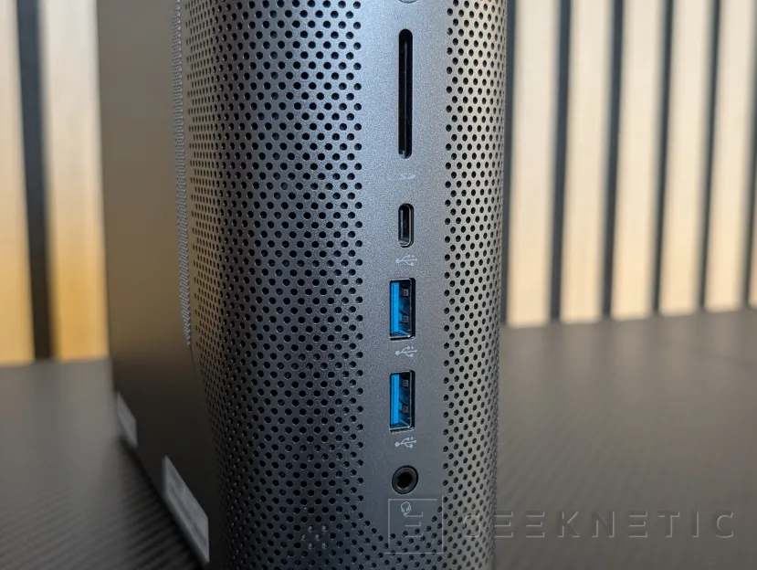 Geeknetic Acer Veriton RA100 AI Mini Workstation Review 3