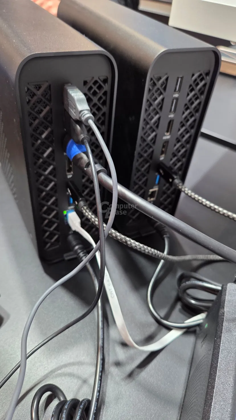 Geeknetic Este miniPC con AMD Strix Halo puede ampliar su potencia conectando varias unidades 2