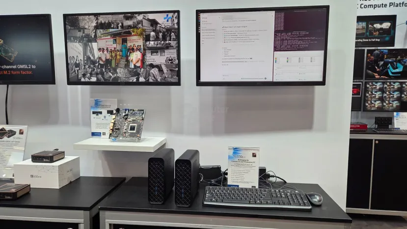 Geeknetic Este miniPC con AMD Strix Halo puede ampliar su potencia conectando varias unidades 1