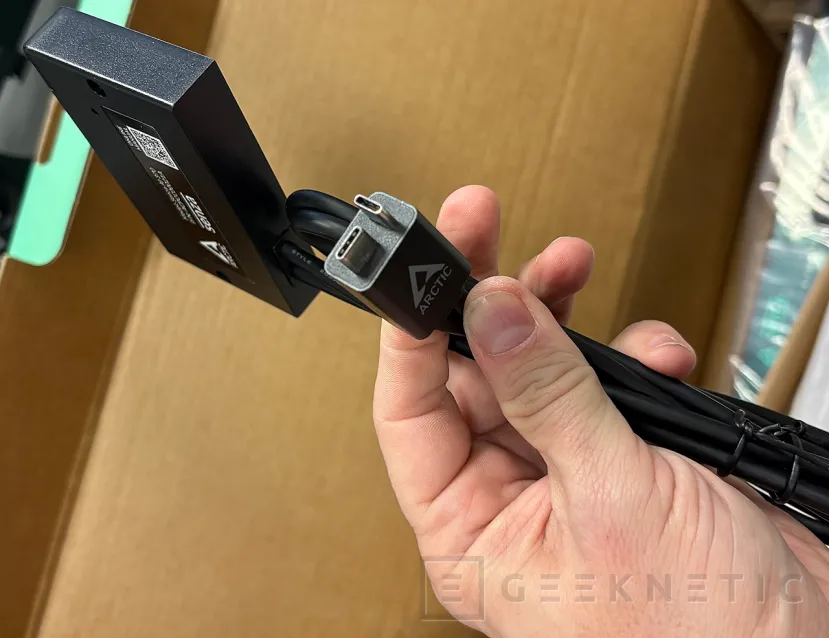 Geeknetic Arctic Senza AI 370 Review 8