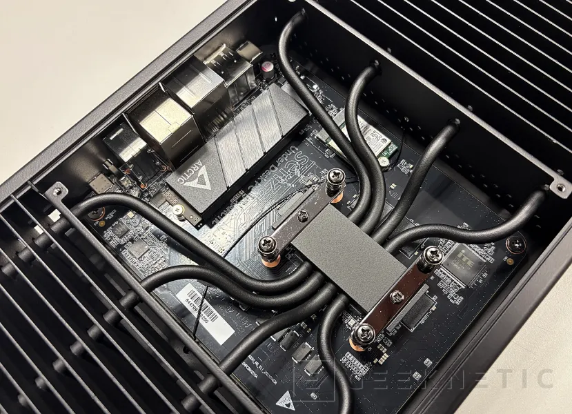 Geeknetic Arctic Senza AI 370 Review 3