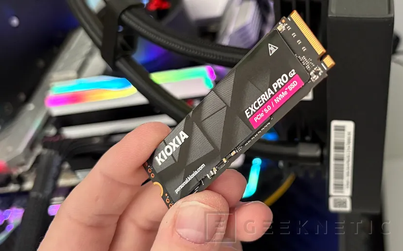 Geeknetic Kioxia Exceria Pro G2 4TB Review 32