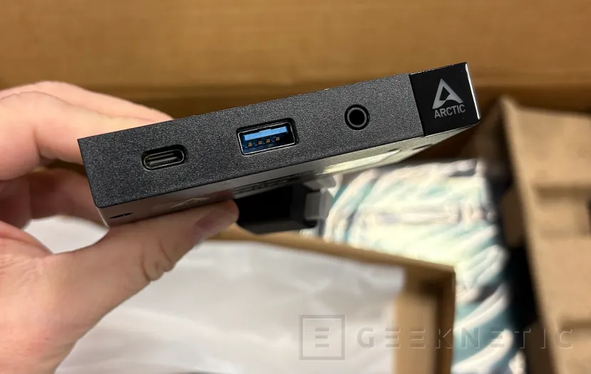 Geeknetic Arctic Senza AI 370 Review 14