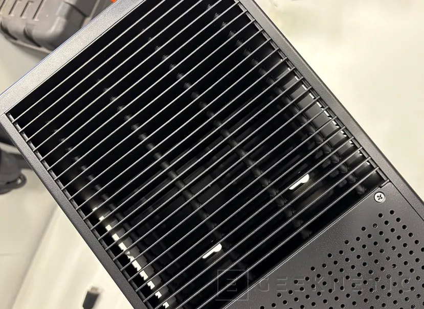 Geeknetic Arctic Senza AI 370 Review 4