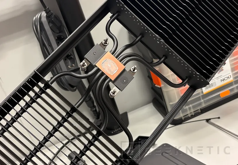 Geeknetic Arctic Senza AI 370 Review 16