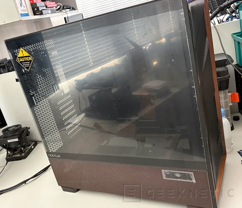 Geeknetic Antec Flux Pro Noctua Edition Review 2