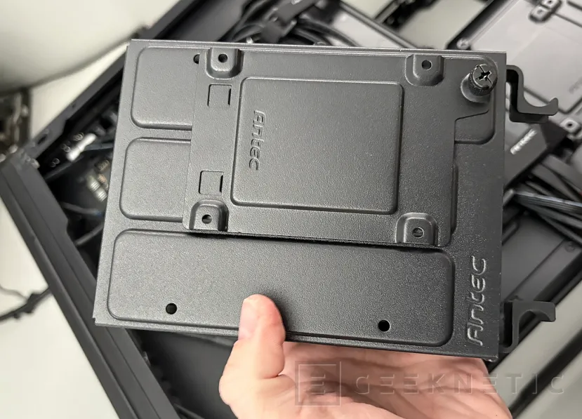 Geeknetic Antec Flux Pro Noctua Edition Review 9