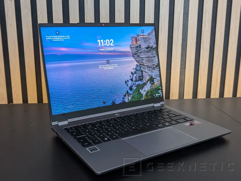 Geeknetic PCSpecialist 14" Lafité AI AMD Review 37