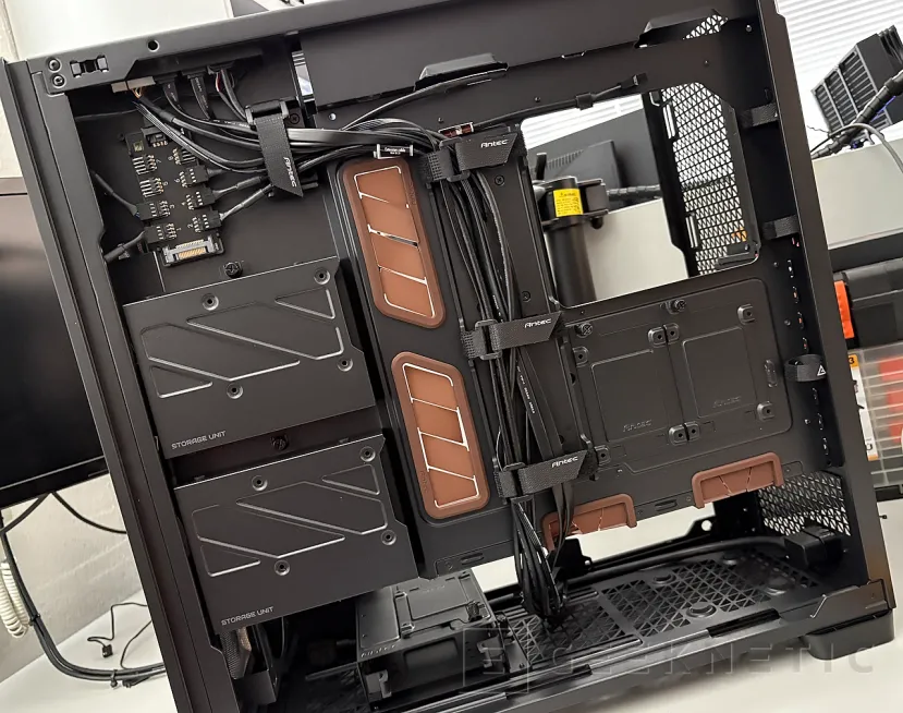 Geeknetic Antec Flux Pro Noctua Edition Review 7