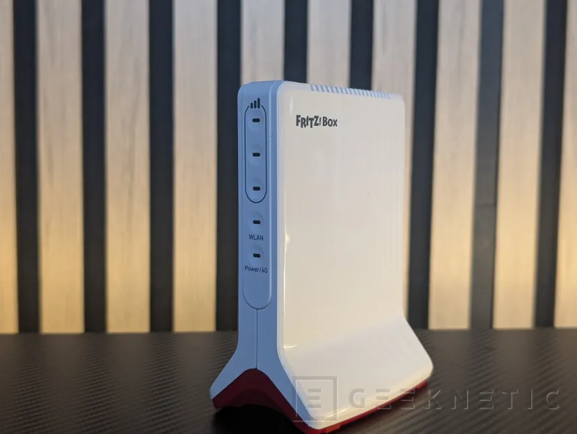 Geeknetic FRITZ!Box 6825 4G Review 1