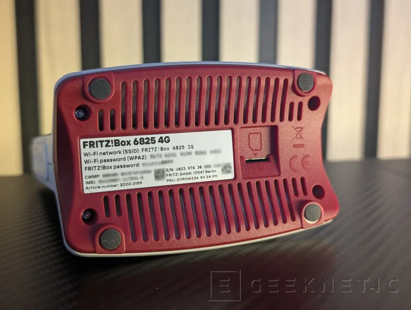 Geeknetic FRITZ!Box 6825 4G Review 6