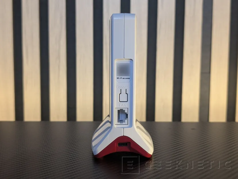 Geeknetic FRITZ!Box 6825 4G Review 5