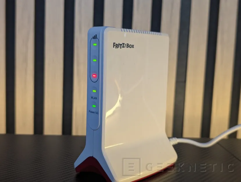 Geeknetic FRITZ!Box 6825 4G Review 3