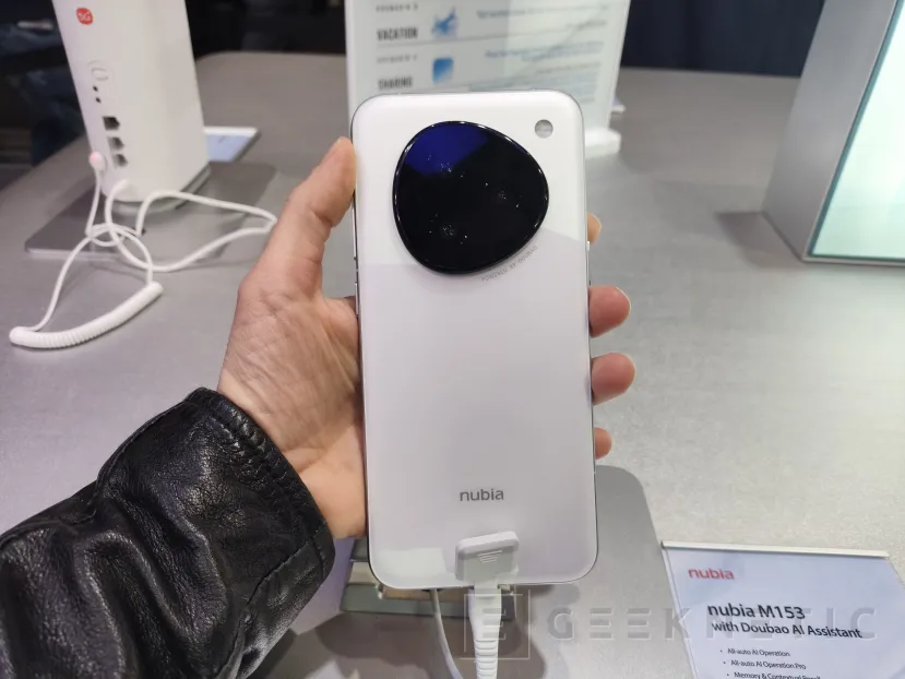 Geeknetic El ZTE Nubia M153 integra un asistente de IA avanzado capaz de realizar acciones complejas 2