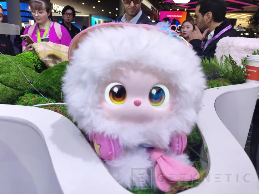 Geeknetic El fabricante ZTE trae al MWC26 su mascota inteligente con IA iMoochi 1