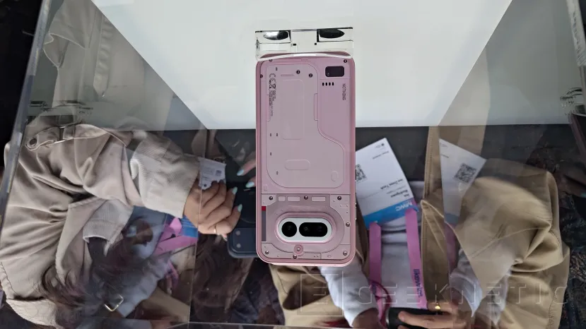 Geeknetic El Nothing Phone (4a) desvela su diseño y los 4 colores disponibles 2