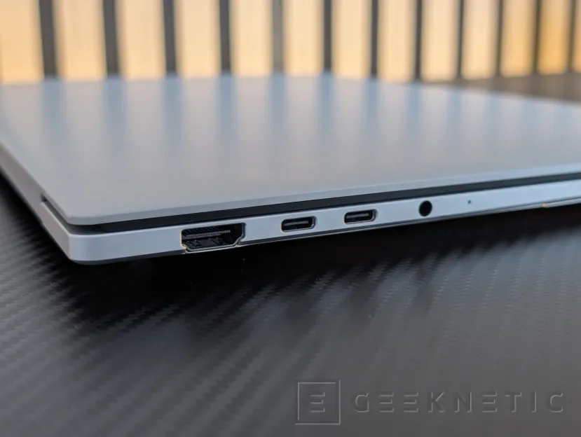 Geeknetic ASUS Zenbook S16 UM5606 Review Con AMD Ryzen AI 9 465 5