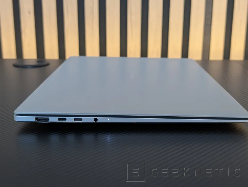 Geeknetic ASUS Zenbook S16 UM5606 Review Con AMD Ryzen AI 9 465 4