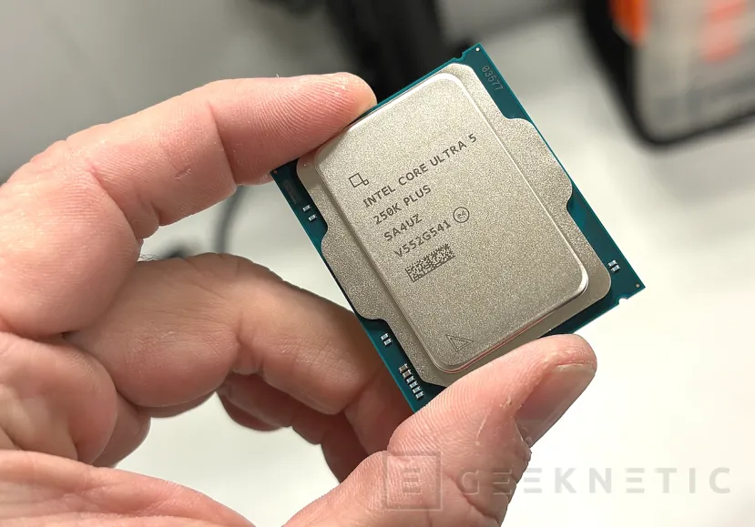 Geeknetic Intel Core Ultra 5 250K Plus Review 5