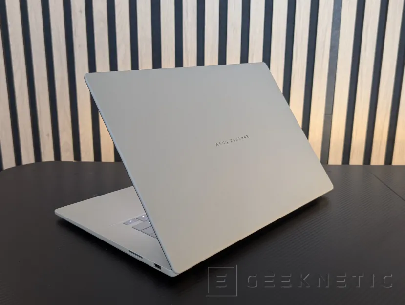 Geeknetic ASUS Zenbook A16 UX3607 Review con Snapdragon X2 Elite Extreme (X2E-94-100) 2