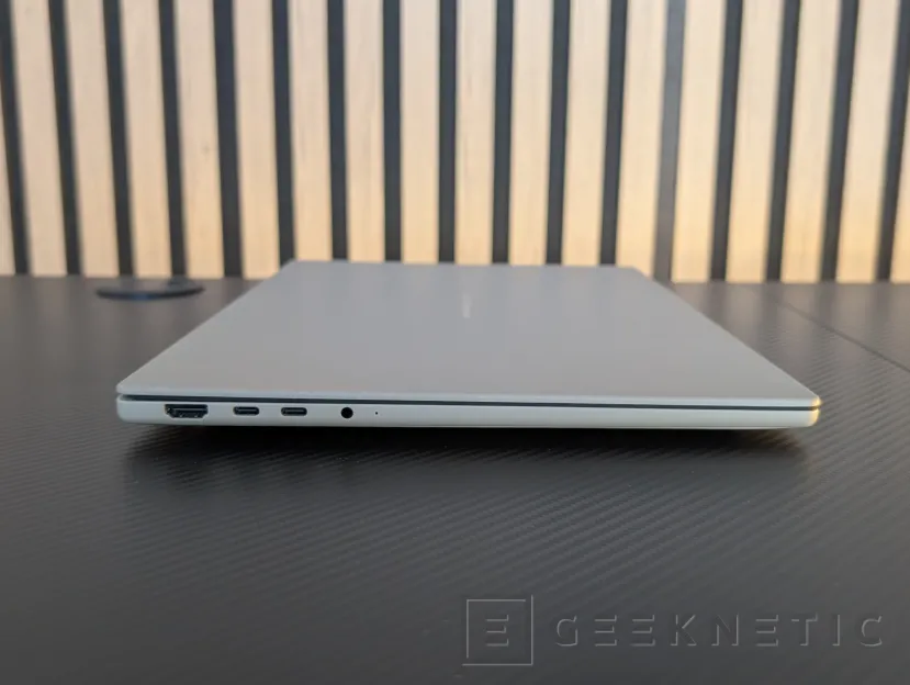 Geeknetic ASUS Zenbook A16 UX3607 Review con Snapdragon X2 Elite Extreme (X2E-94-100) 3