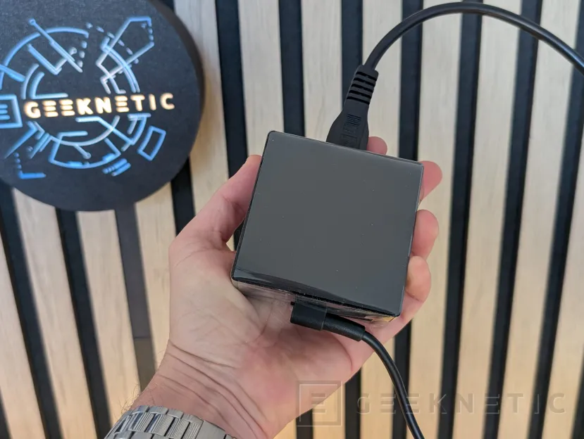 Geeknetic ASUS Zenbook A16 UX3607 Review con Snapdragon X2 Elite Extreme (X2E-94-100) 11