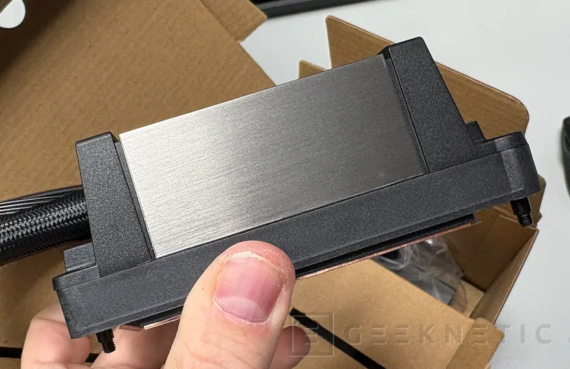 Geeknetic Arctic Liquid Freezer WS360-SP6 Review: una AIO para EPYC y Threadripper que sorprende por precio 8