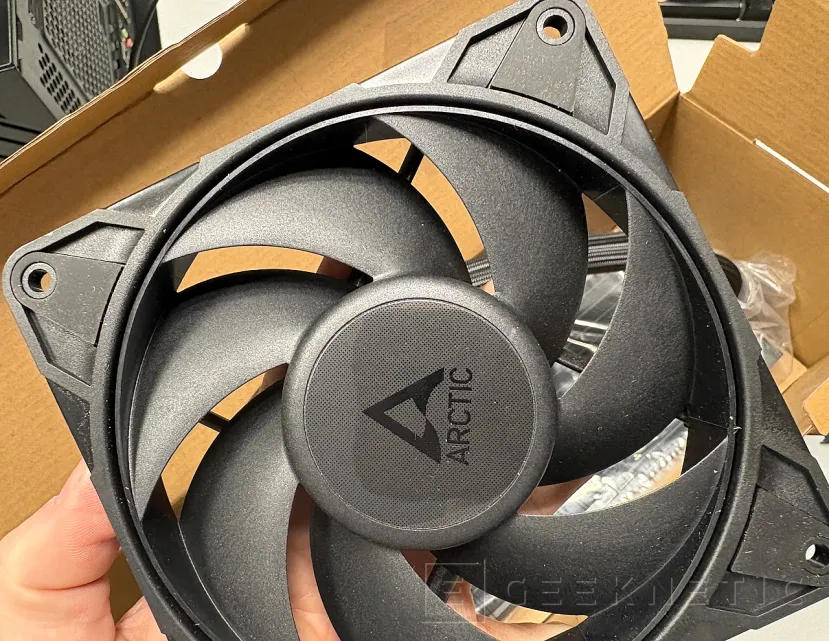 Geeknetic Arctic Liquid Freezer WS360-SP6 Review: una AIO para EPYC y Threadripper que sorprende por precio 10