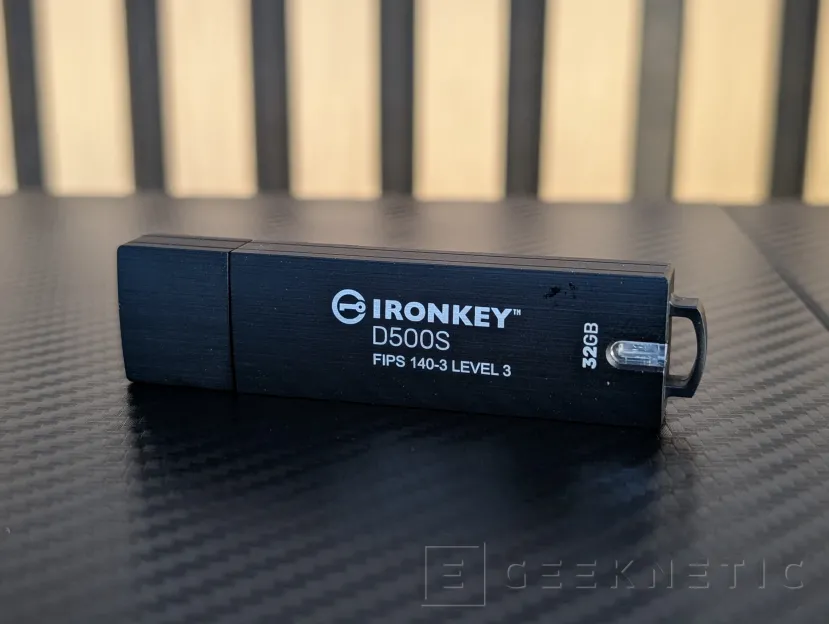 Geeknetic Kingston IronKey D500S 32 GB Review 1