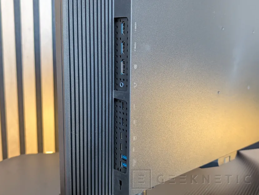 Geeknetic ASUS ProArt Display OLED PA27USD Review: Monitor profesional con panel QD-OLED 4K de 240 Hz y soporte avanzado HDR 10