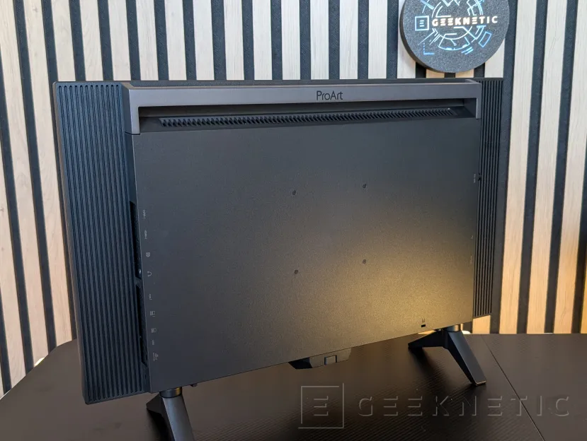 Geeknetic ASUS ProArt Display OLED PA27USD Review: Monitor profesional con panel QD-OLED 4K de 240 Hz y soporte avanzado HDR 9
