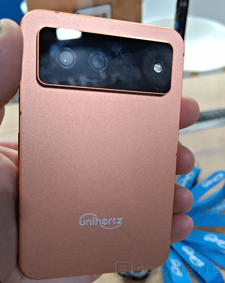 Geeknetic Unihertz Titan 2 Elite es el móvil con teclado físico que quiere convencer a los nostálgicos de BlackBerry que llega al MWC 2026 4