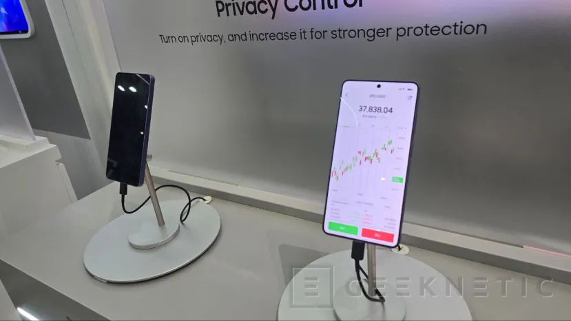 Geeknetic La paradoja del Galaxy S26: el móvil de Samsung bate récords de reservas pese a ser más caro y continuista 1